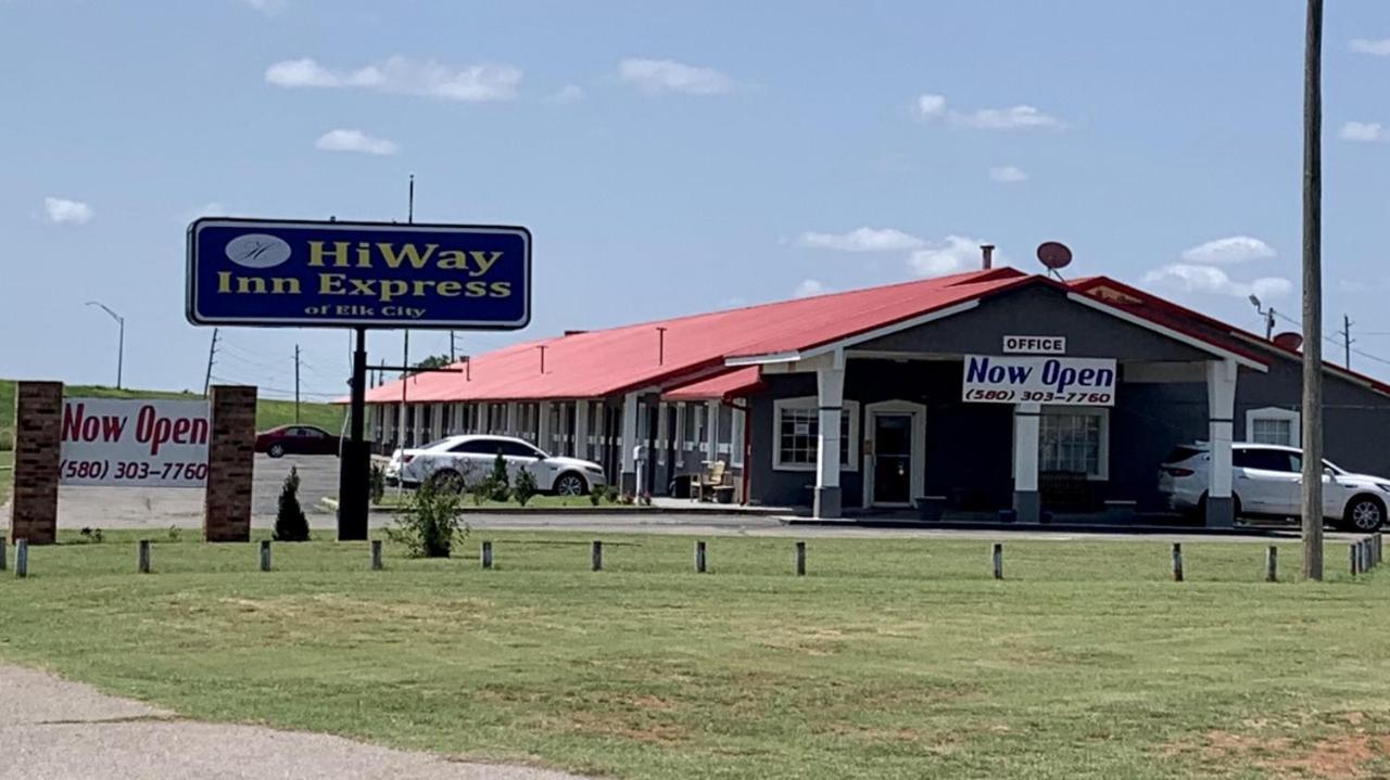 Hiway Inn Express Элк-Сити Экстерьер фото