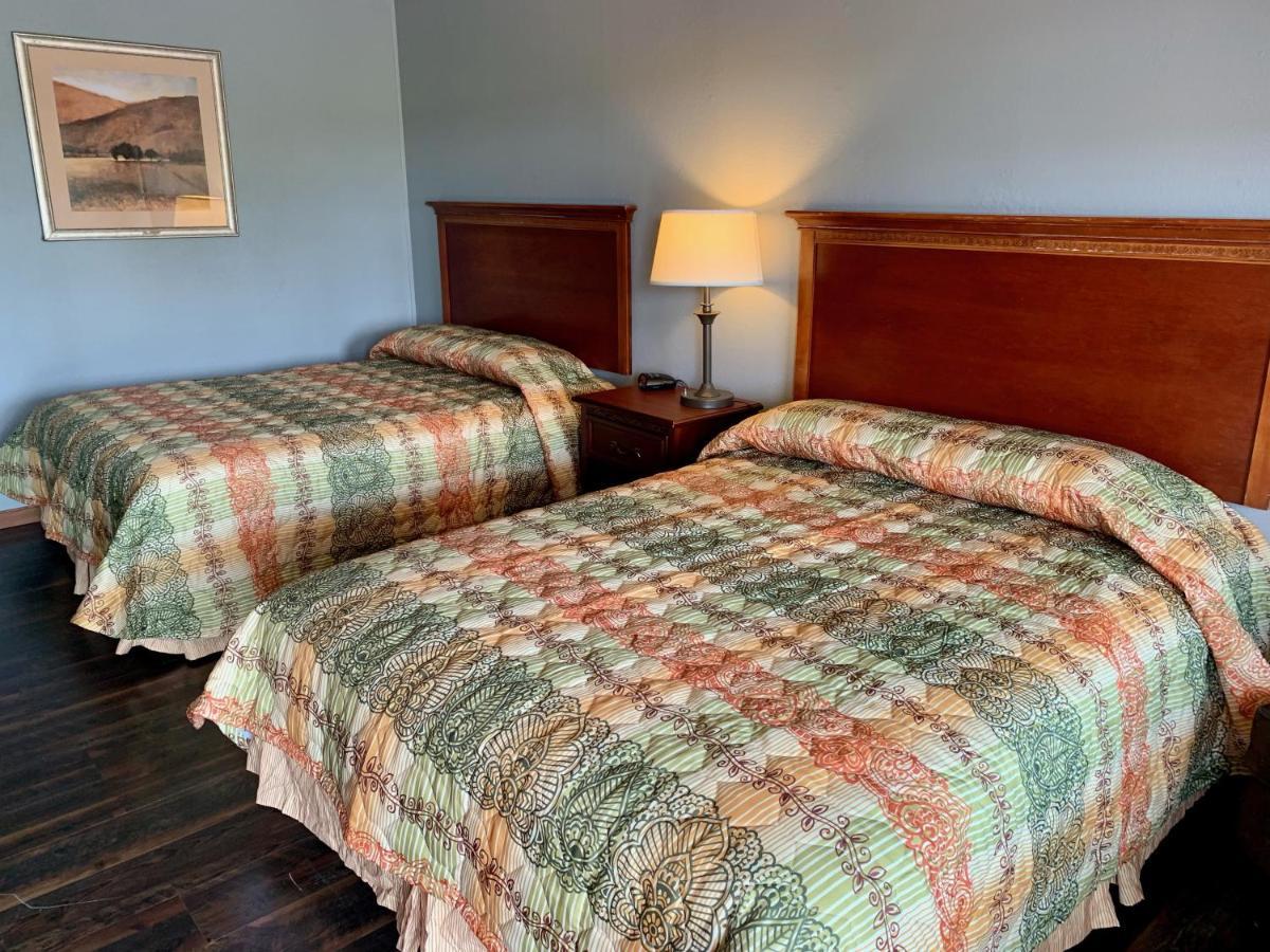 Hiway Inn Express Элк-Сити Экстерьер фото